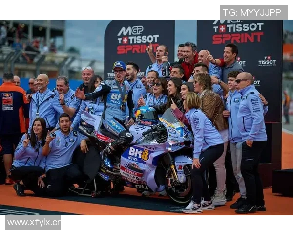 鲁尼领衔出征,备战欧洲赛事的最后冲刺 鲁尼领衔出征,备战欧洲赛事的最后冲刺